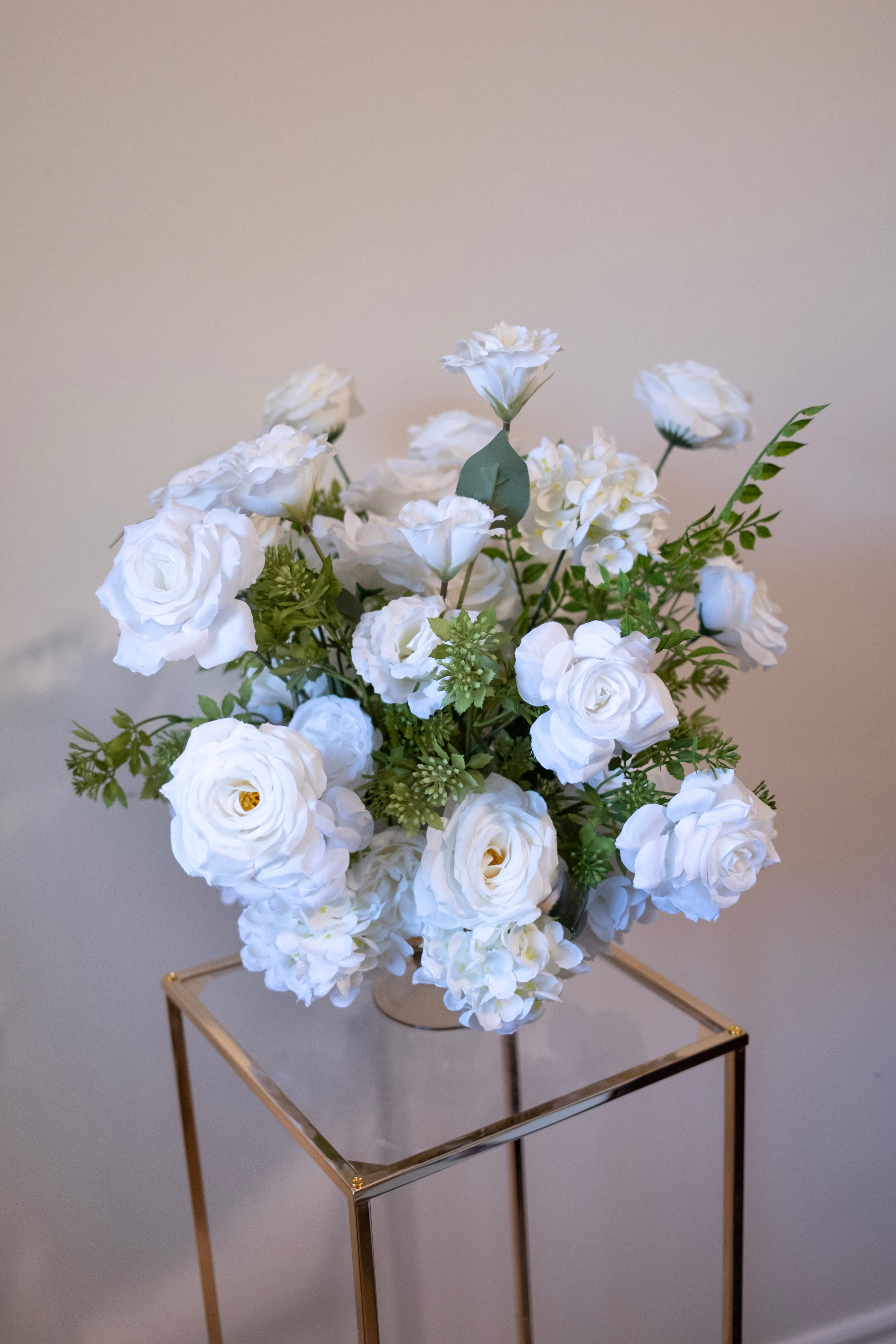 Centerpiece with vase