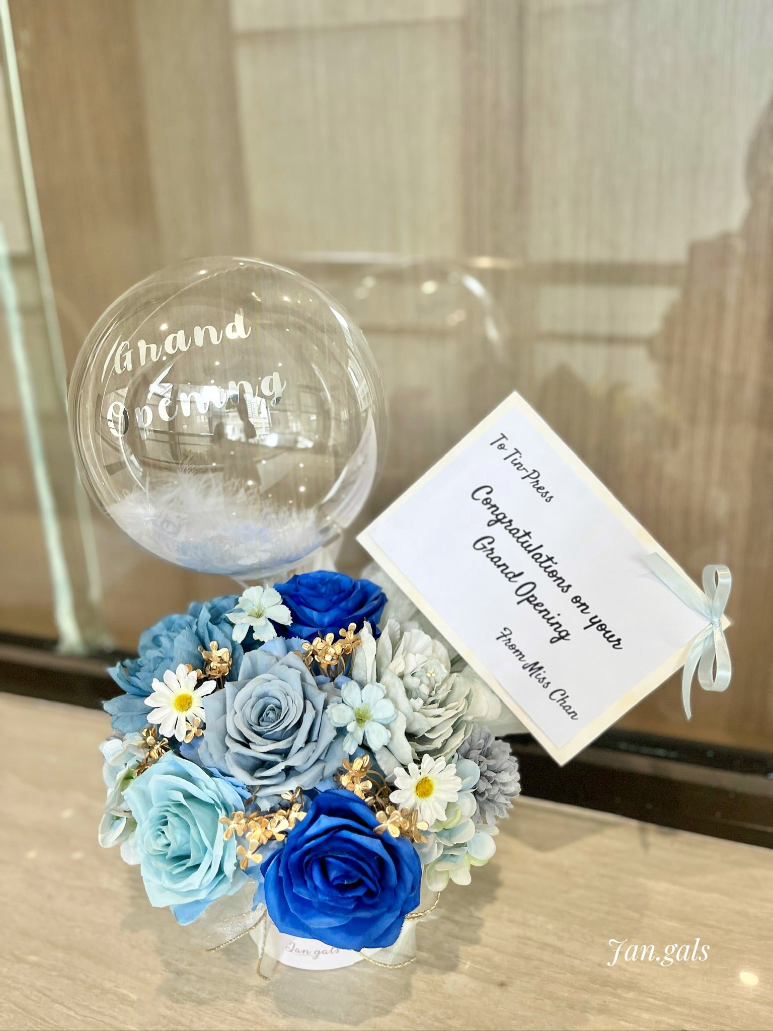 Round-shaped Table Florals