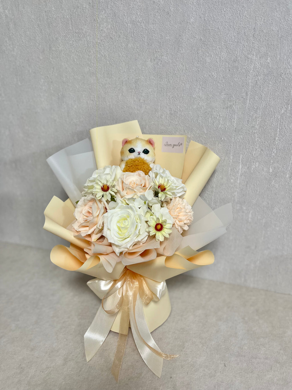 Mofusand with Pastel Yellow